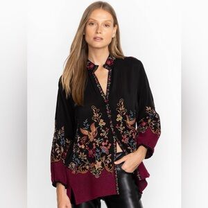 Johnny was Eleana black embroidered button up top size small crane bird floral